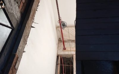 Création de trémie d’escalier à Vitry-sur-Seine. Renforcement par chevêtre métallique et chevêtre en bois