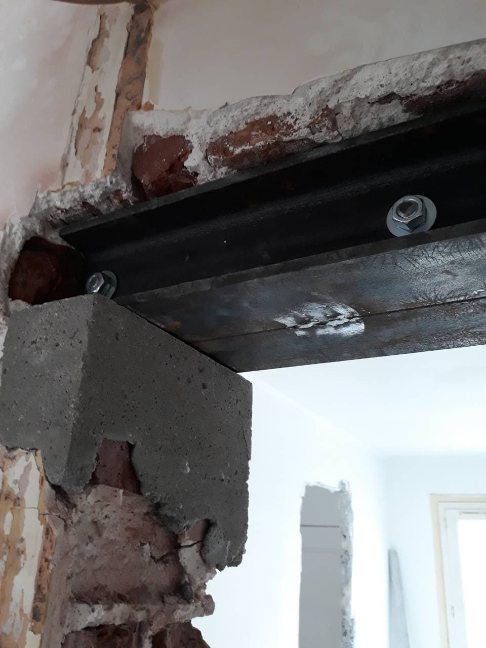 Murs porteurs - Création d’une baie-porte dans un mur porteur, agrandissement d’une baie existante à Courbevoie. 3