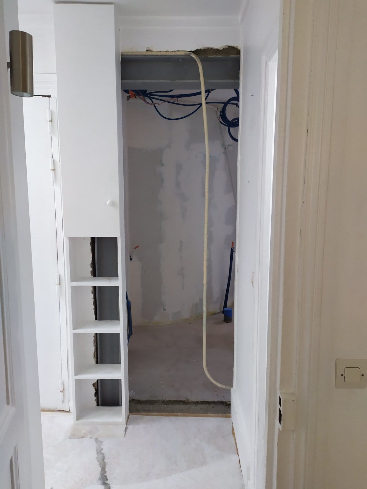 Murs porteurs Renforcement des poutres - Ouverture d'une baie dans un mur porteur en colombage réalisé à Levallois-Perret. Renforcement par structure métallique 3