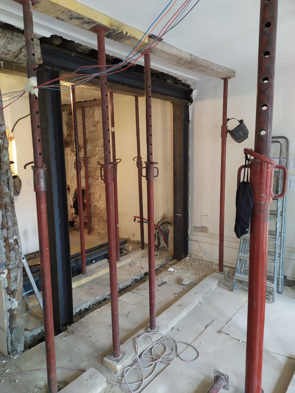 Murs porteurs - Démolition de mur de refend dans une maison individuelle à Toulon. 8