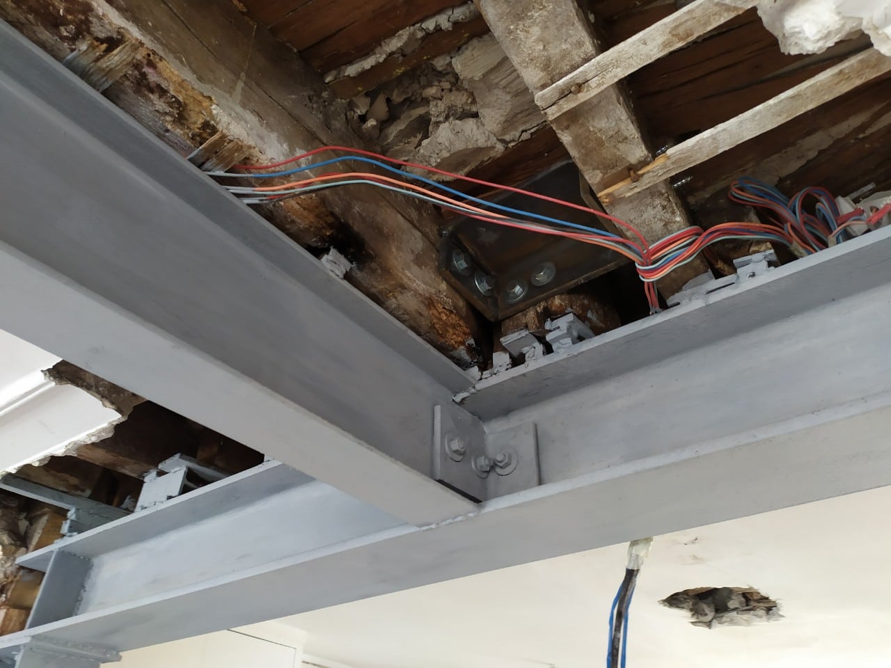 Murs porteurs - Démolition de mur de refend dans une maison individuelle à Toulon. 5