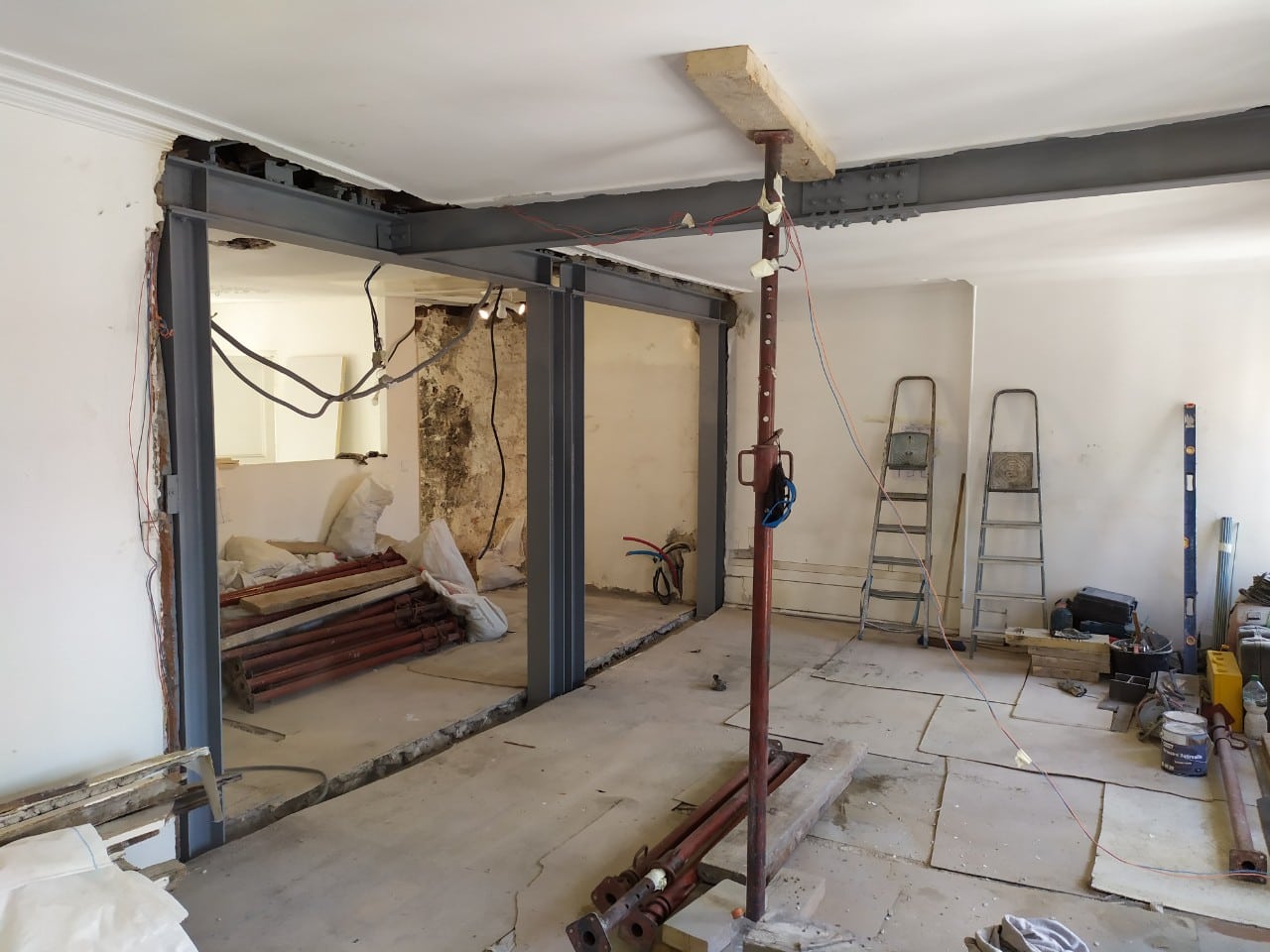 Murs porteurs - Démolition de mur de refend dans une maison individuelle à Toulon. 4