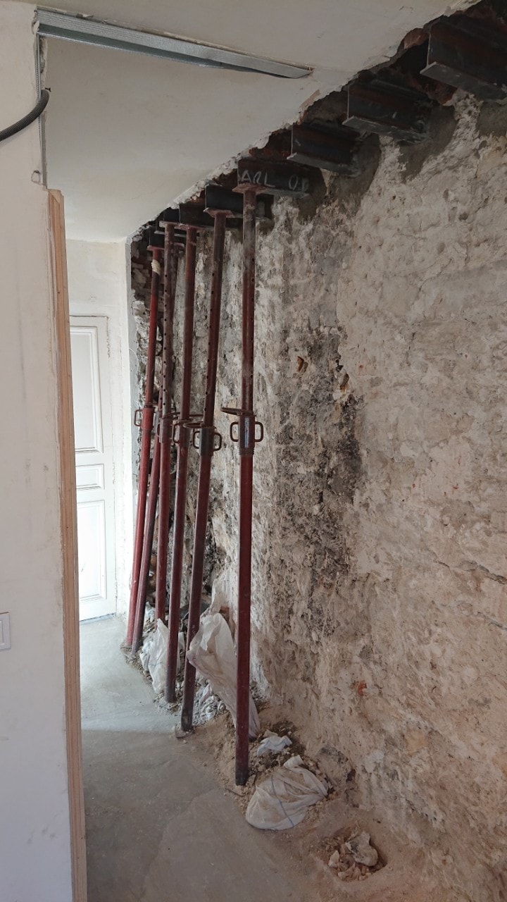Murs porteurs - Démolition de mur de refend dans une maison individuelle à Toulon. 13