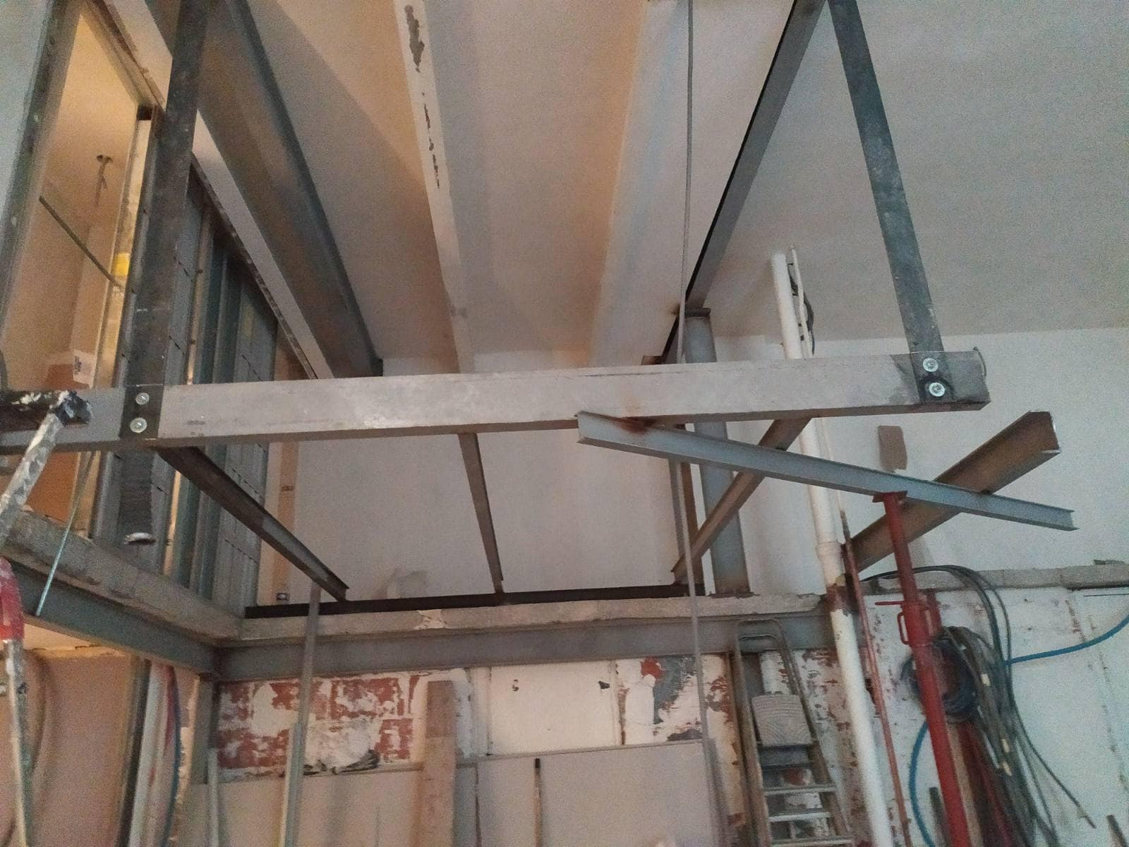 Mezzanine Plancher collaborant - Réalisation de mezzanine sur mesure à Champigny-sur-Marne. Création de plancher collaborant. 4