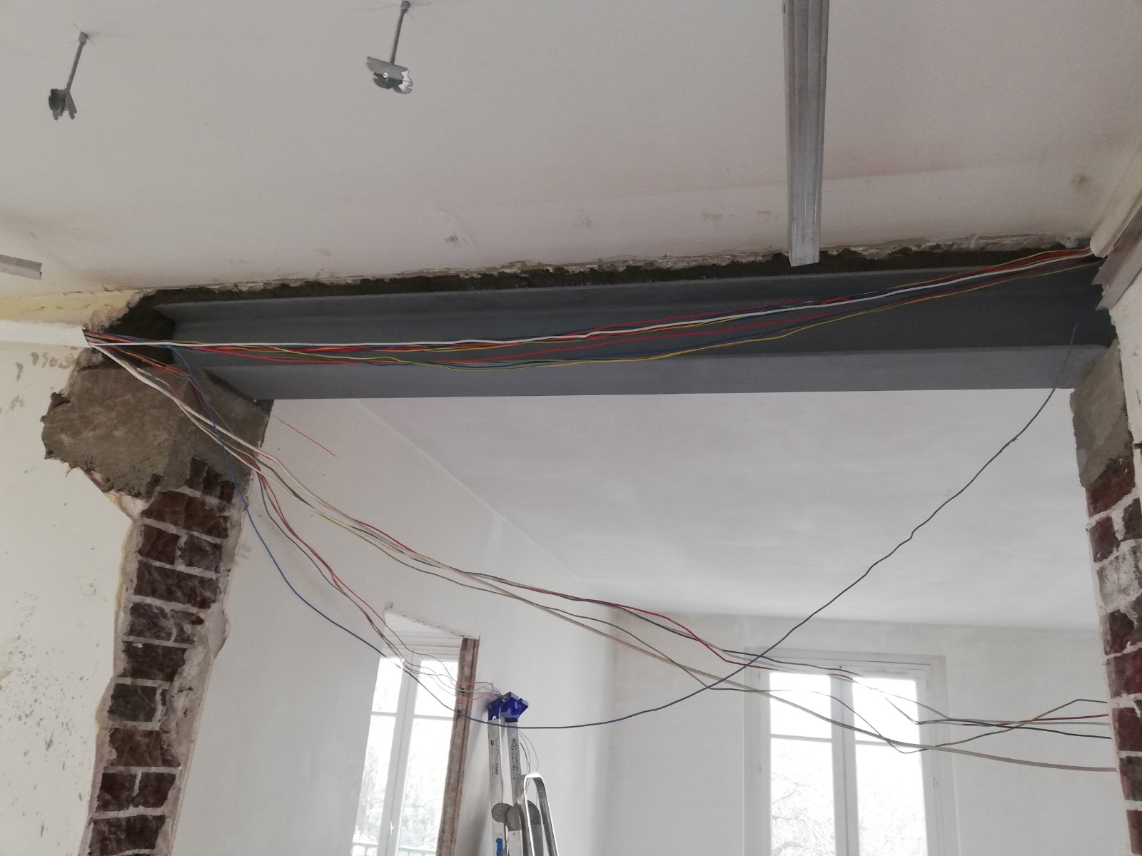 Murs porteurs - Agrandissement de baies dans les murs porteurs à Beausoleil. Renforcement par pose d’IPN. 10