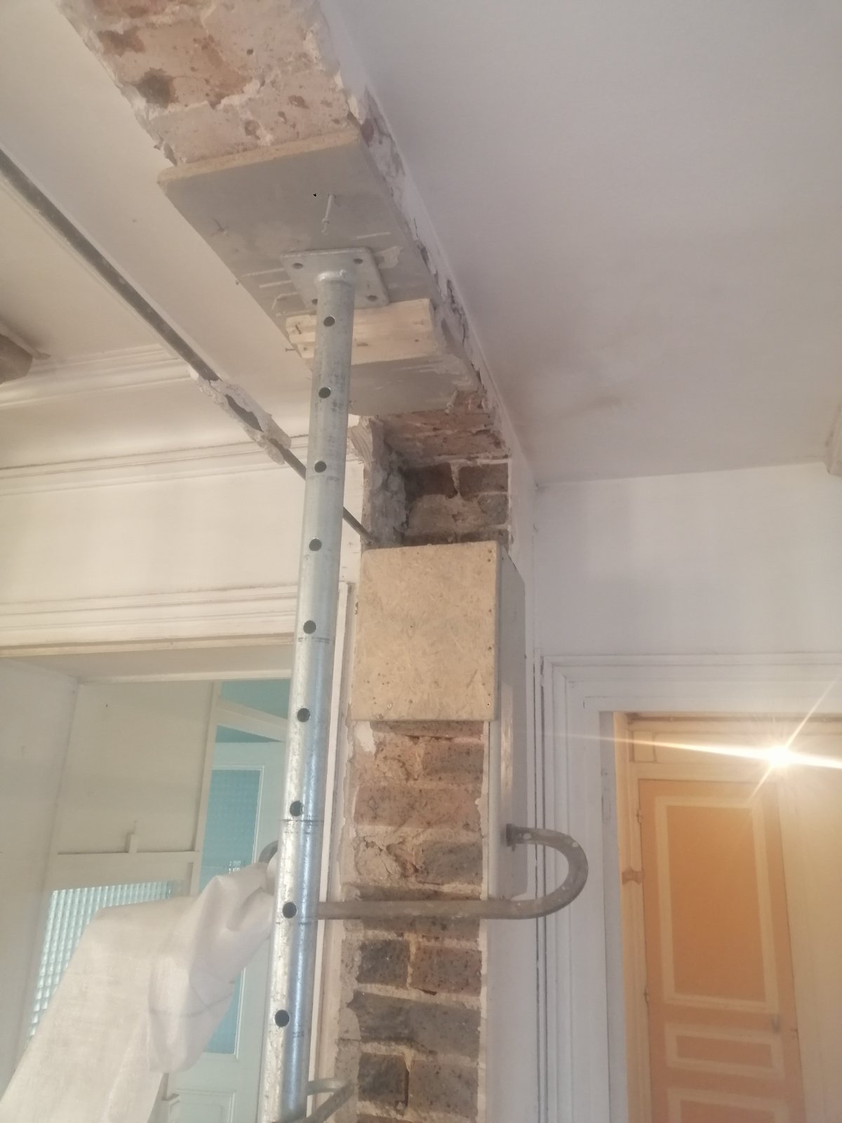 Création d'une ouverture dans un mur porteur à Paris 18ème - Agrandissement d'une baie