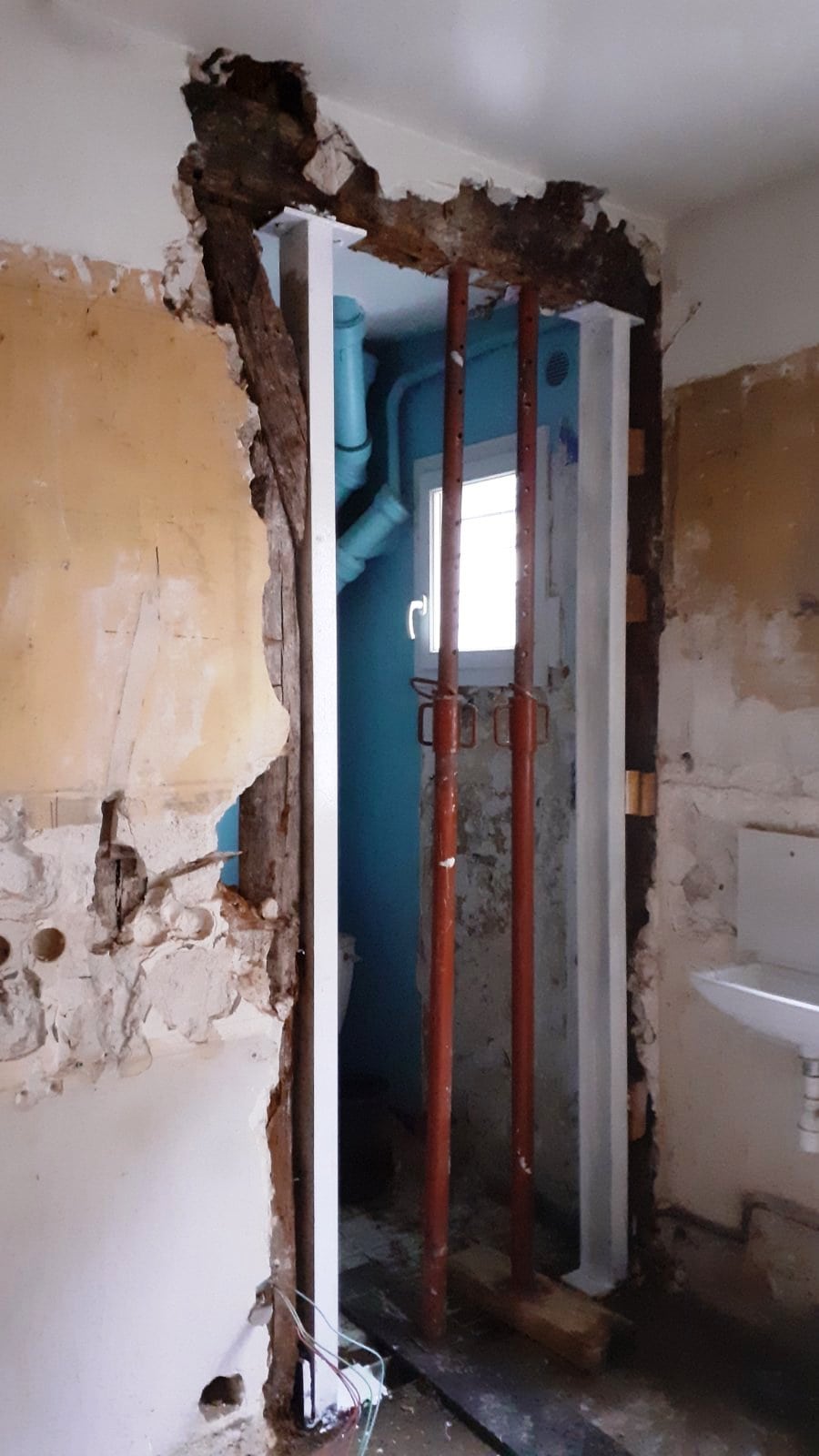 Consolider un outlet mur porteur