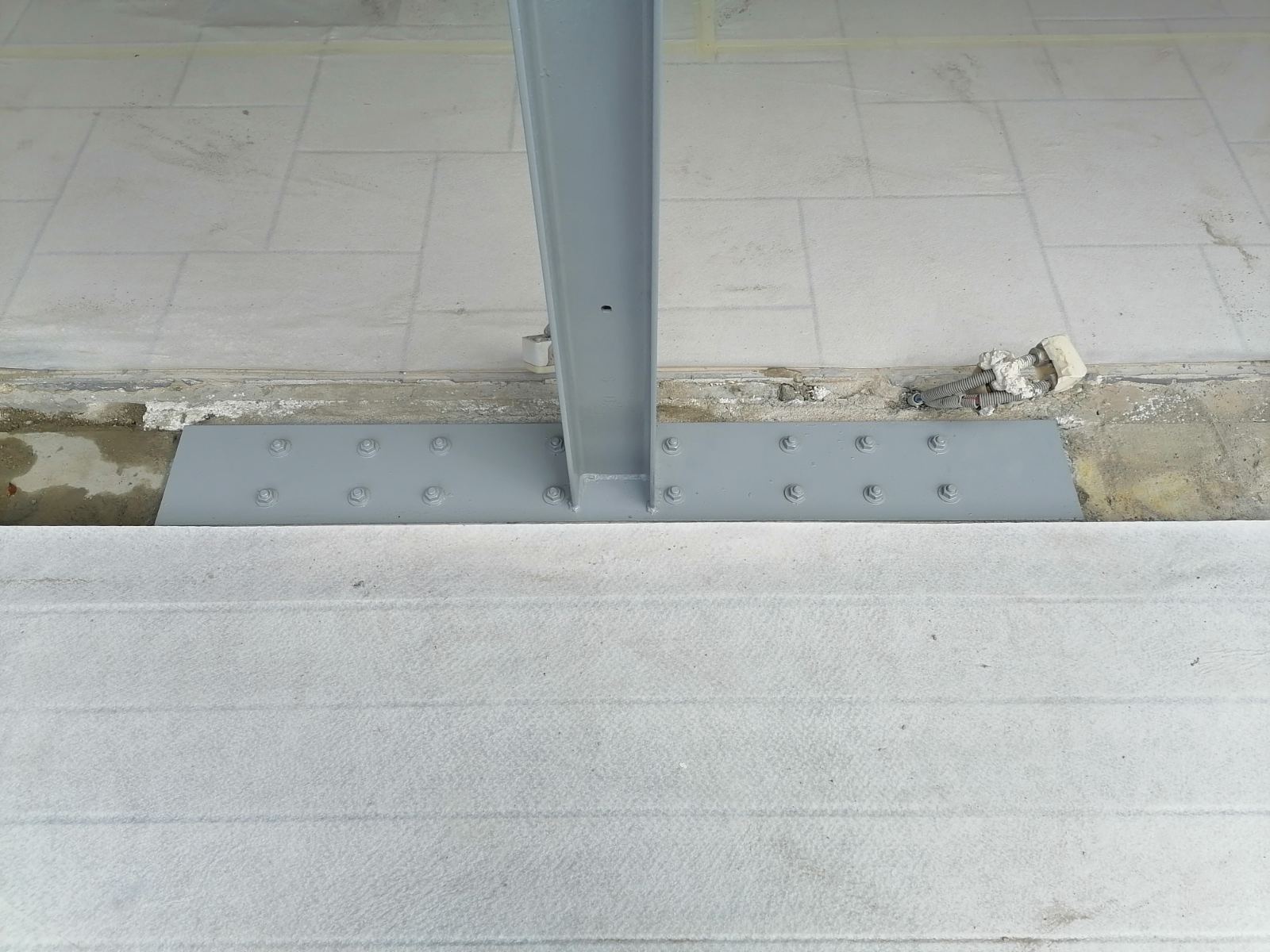 Création d'une ouverture dans un mur porteur de façade. Renforcement par structures métalliques à Carrières-sur-Seine. - Murs porteurs