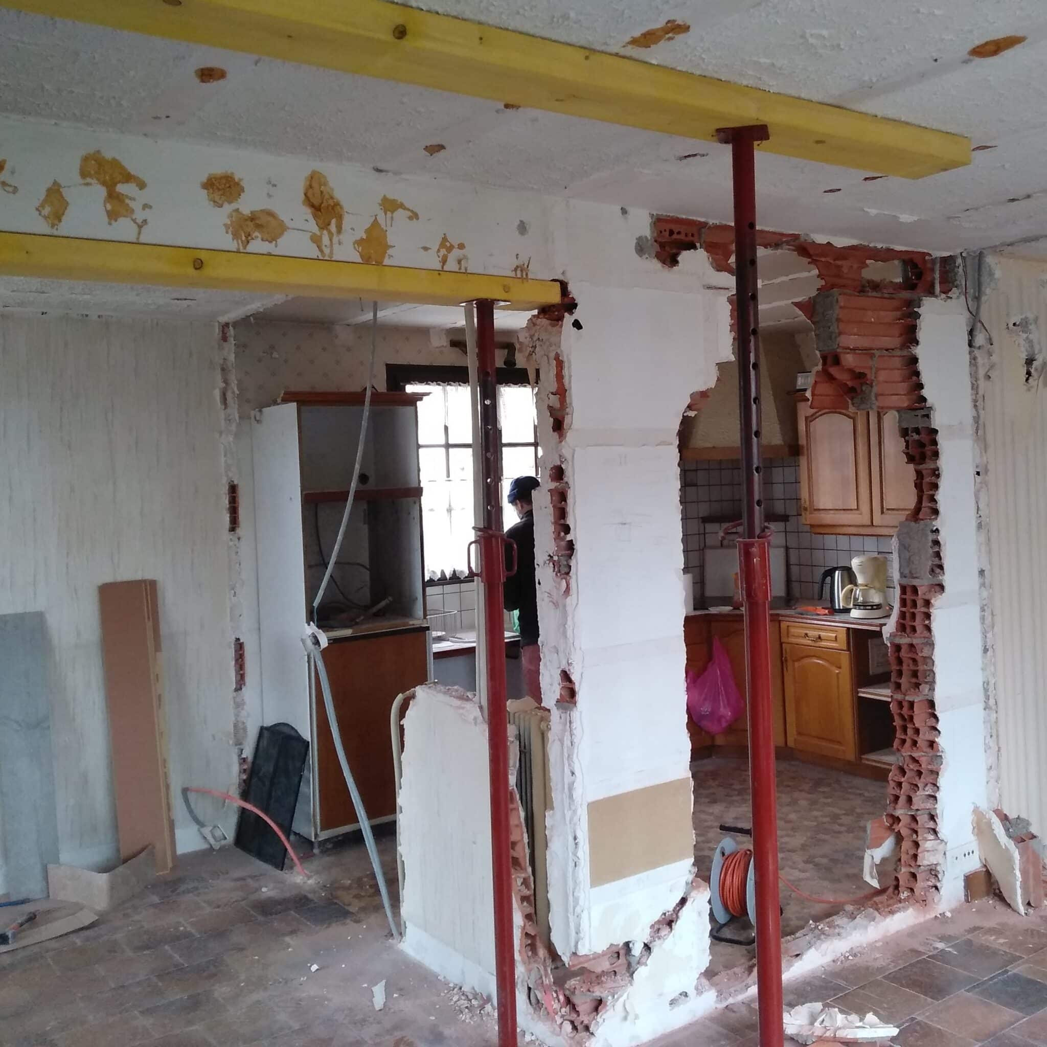 Installation d une structure de renforcement metallique suite a la demolition d un mur porteur a Argenteuil