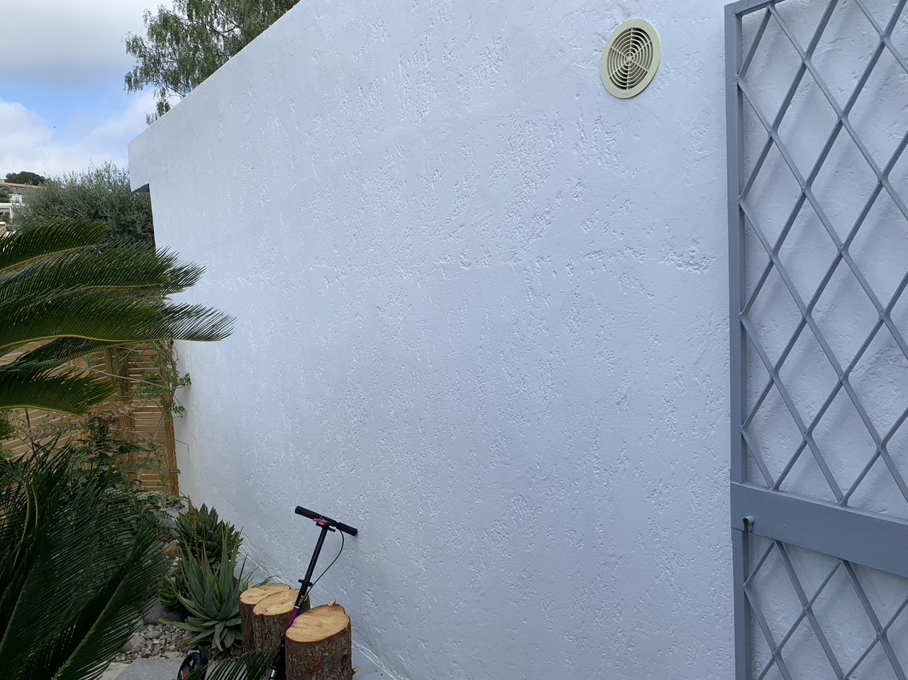 Création d'une baie dans un mur porteur. Renforcement par la structure métallique à Grasse. - Murs porteurs