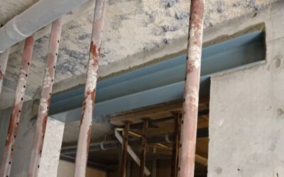 Ouverture d’une baie dans un mur porteur BA. Renforcement par structure métallique à Cannes.