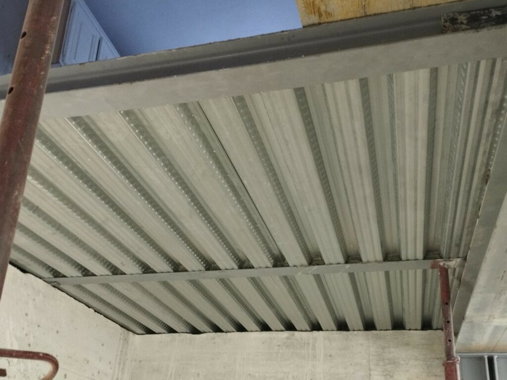 Réfection de plancher avec structure métallique à Grasse - Plancher collaborant