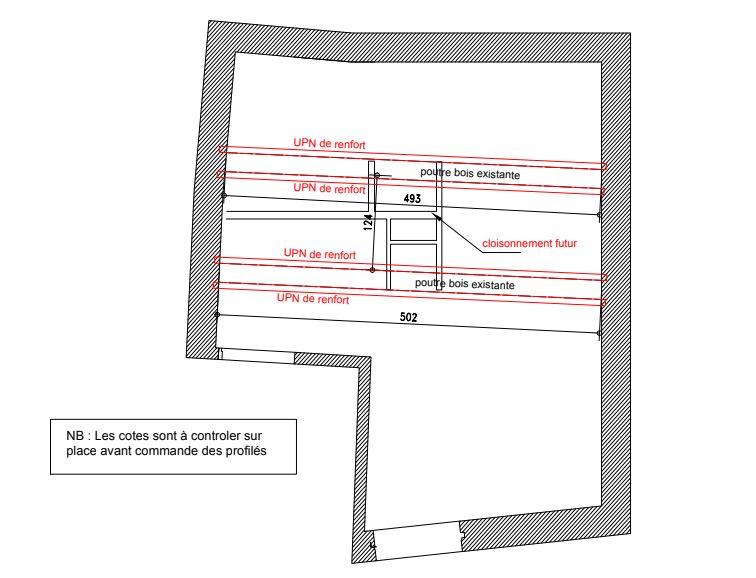 Confortement de plancher en bois par structure métallique dans l’appartement à Juan-les-Pins - Renforcement des poutres