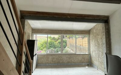 Agrandissement d’une ouverture dans un mur porteur à Villeneuve Loubet. Renforcement par structure métallique et poteaux en BA