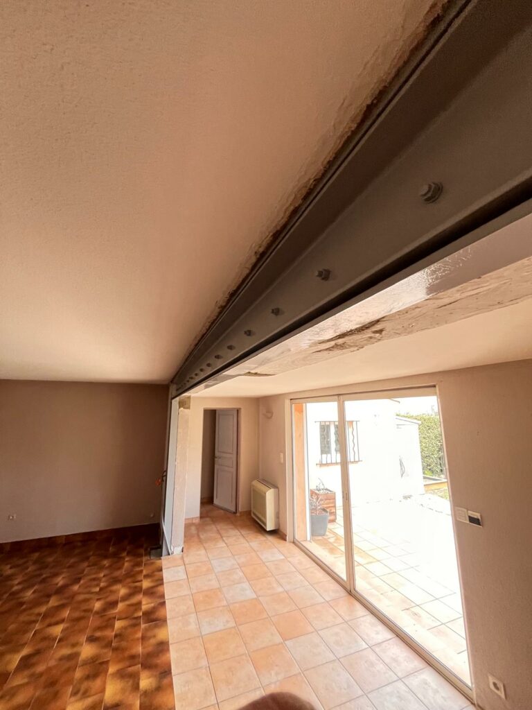 Agrandissement d’une ouverture dans un mur porteur — renforcement par structure métallique, réalisation à Grasse - Agrandissement d'une baie