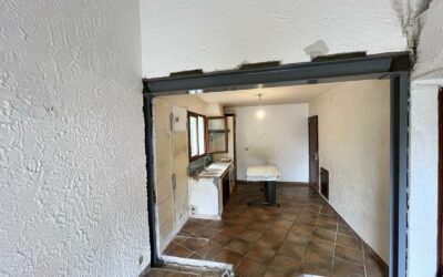 Création d’ouvertures pour portes dans des murs porteurs, avec renforcement par structure métallique – Réalisation à Mandelieu-la-Napoule