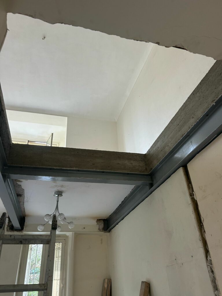 Création d’une trémie d’escalier à Mougins dans le cadre de la liaison entre deux étages - Structure en béton