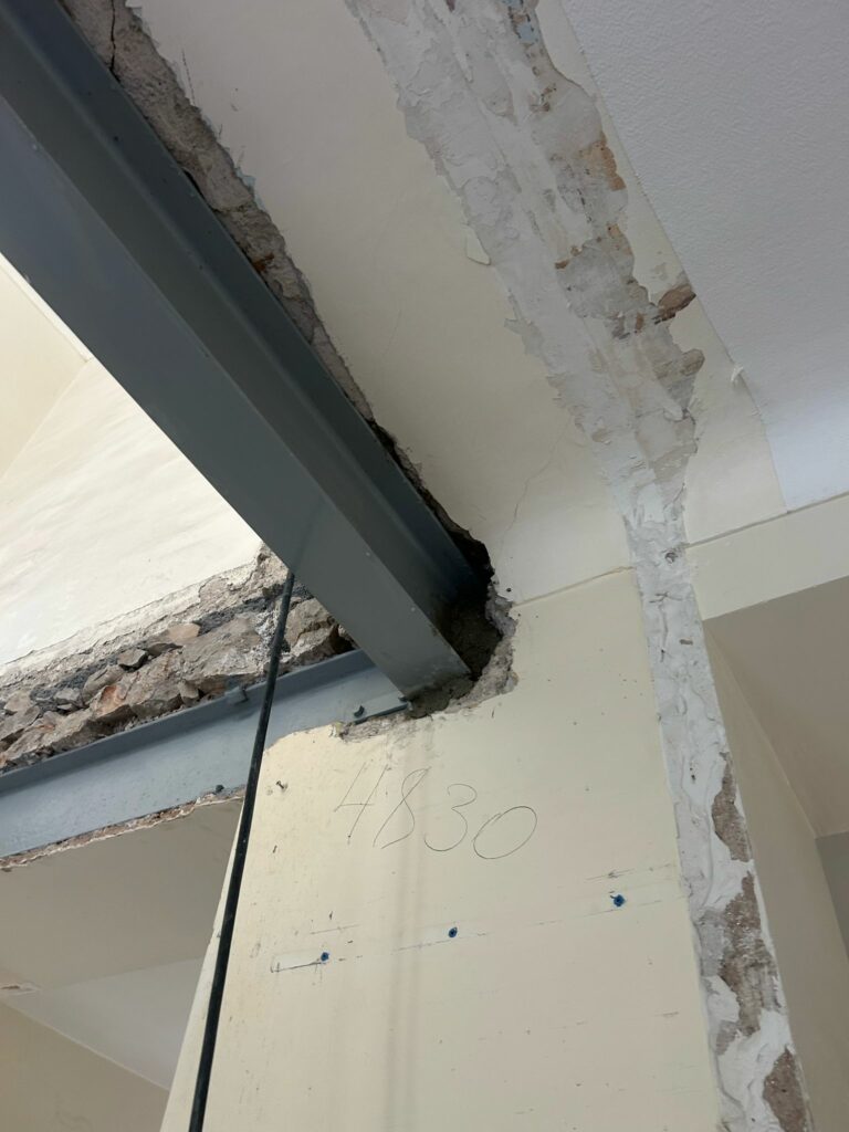 Création d’une trémie d’escalier à Mougins dans le cadre de la liaison entre deux étages - Structure en béton