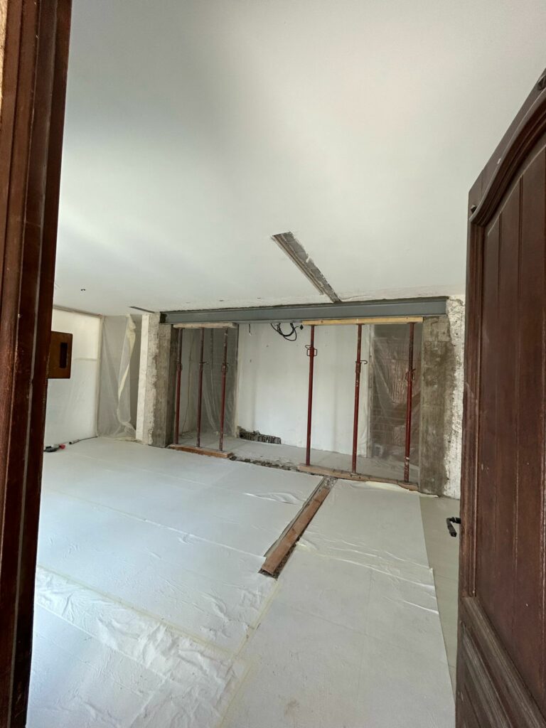 Démolition de mur porteur à Vallauris - Agrandissement d'une baie