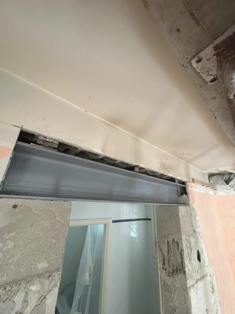 Création d’une ouverture de porte dans un mur porteur à Pégomas (06580). - Agrandissement d'une baie