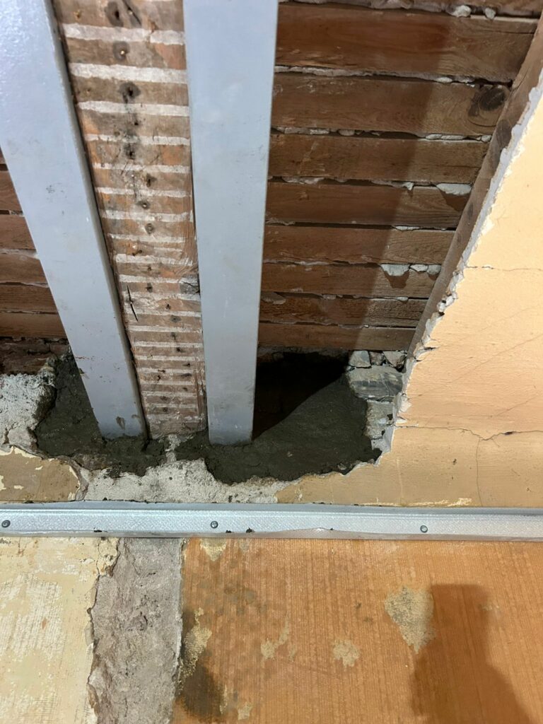 Renforcement d’un plancher bois après démolition d’une cloison semi-porteuse à Cannes - Murs porteurs
