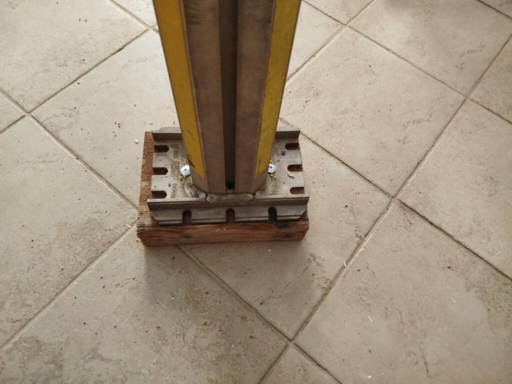 Mise en sécurité structurelle après affaissement de plancher à Saint Laurent du Var - Renforcement des poutres