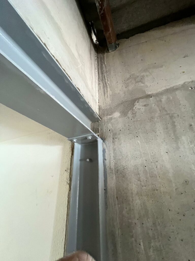 Ouverture d’un mur porteur à Théoule-sur-Mer avec linteau métallique et poteaux mixtes - Démolition des Murs porteurs