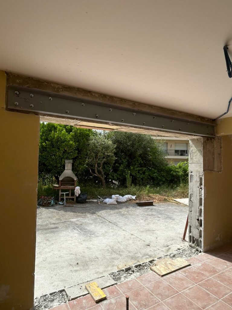Agrandissement d’ouverture en façade à Villefranche-sur-Mer - Agrandissement d'une baie