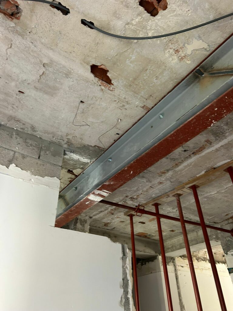 Renforcement d’un plancher à Cannes avant la dépose de cloisons semi-porteuses - Murs semi-porteur
