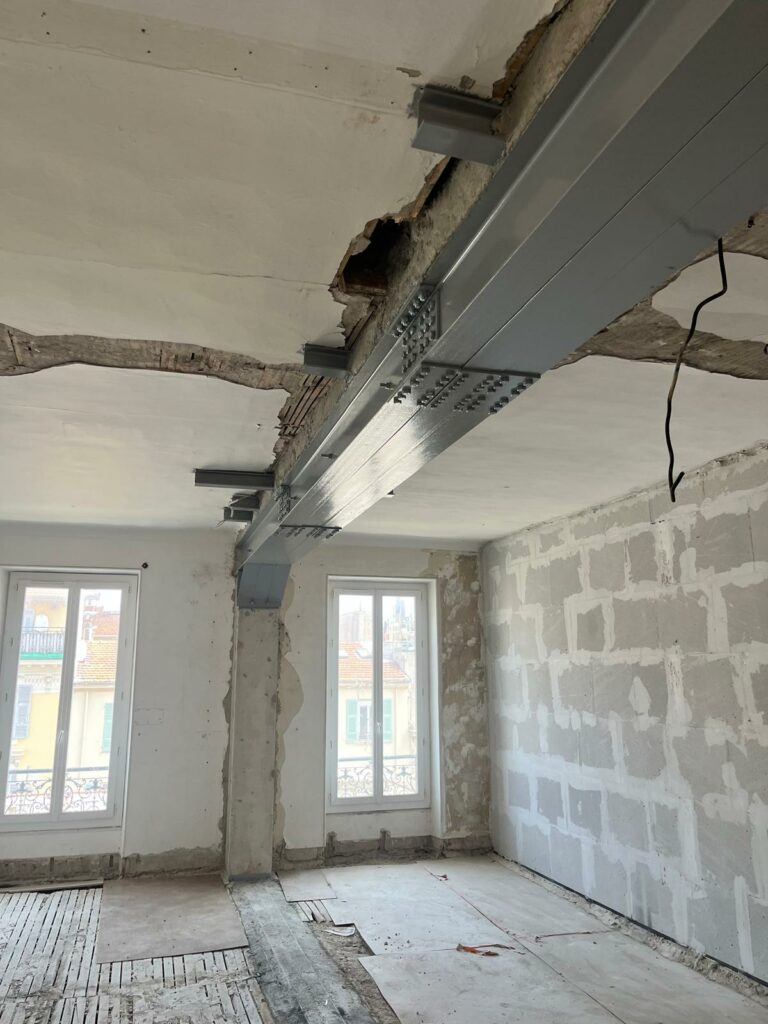 Agrandissement d’une ouverture dans le mur porteur à Nice avec renforcement par triple poutre métallique - Agrandissement d'une baie