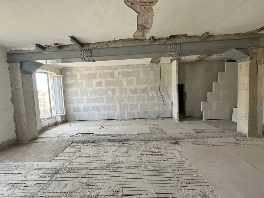 Agrandissement d’une ouverture dans le mur porteur à Nice avec renforcement par triple poutre métallique - Agrandissement d'une baie