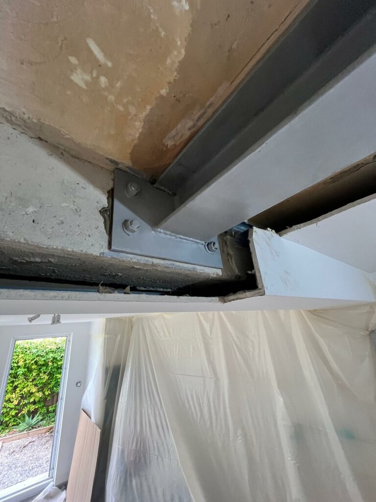 Création d'une trémie d’escalier avec renforcement sous plancher à Saint-Raphaël - Structure métallique