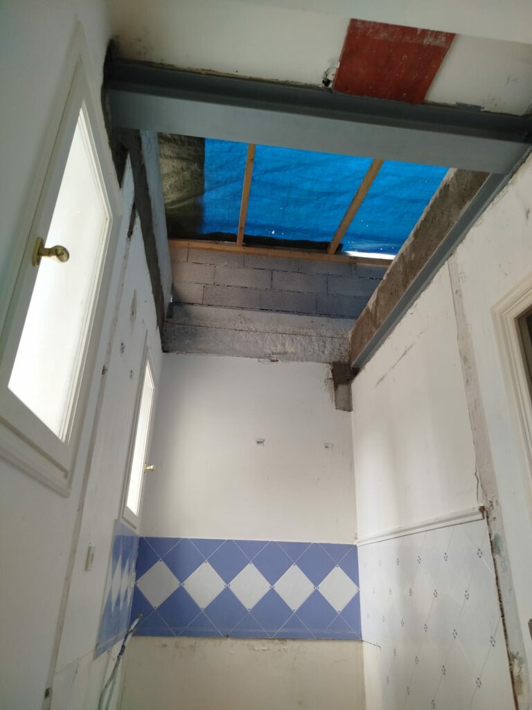 Création d’une trémie d’escalier et renforcement du plancher par structure métallique à Mougins - Reprise de plancher