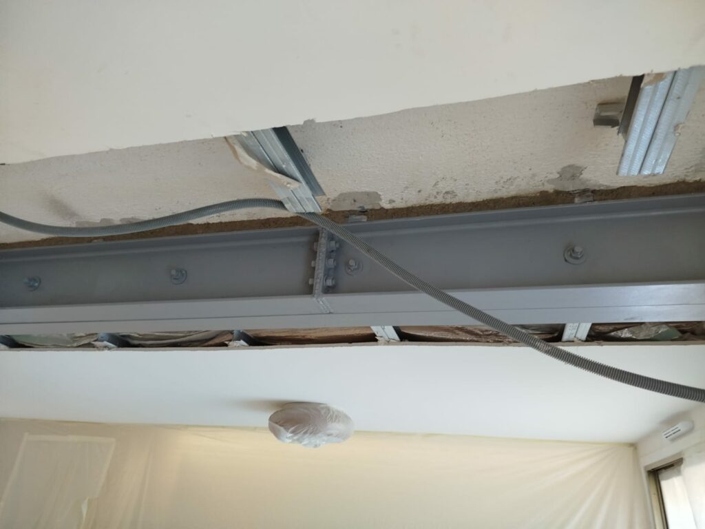 Création d’une ouverture dans un mur porteur en béton armé à Peymeinade - Démolition des Murs porteurs