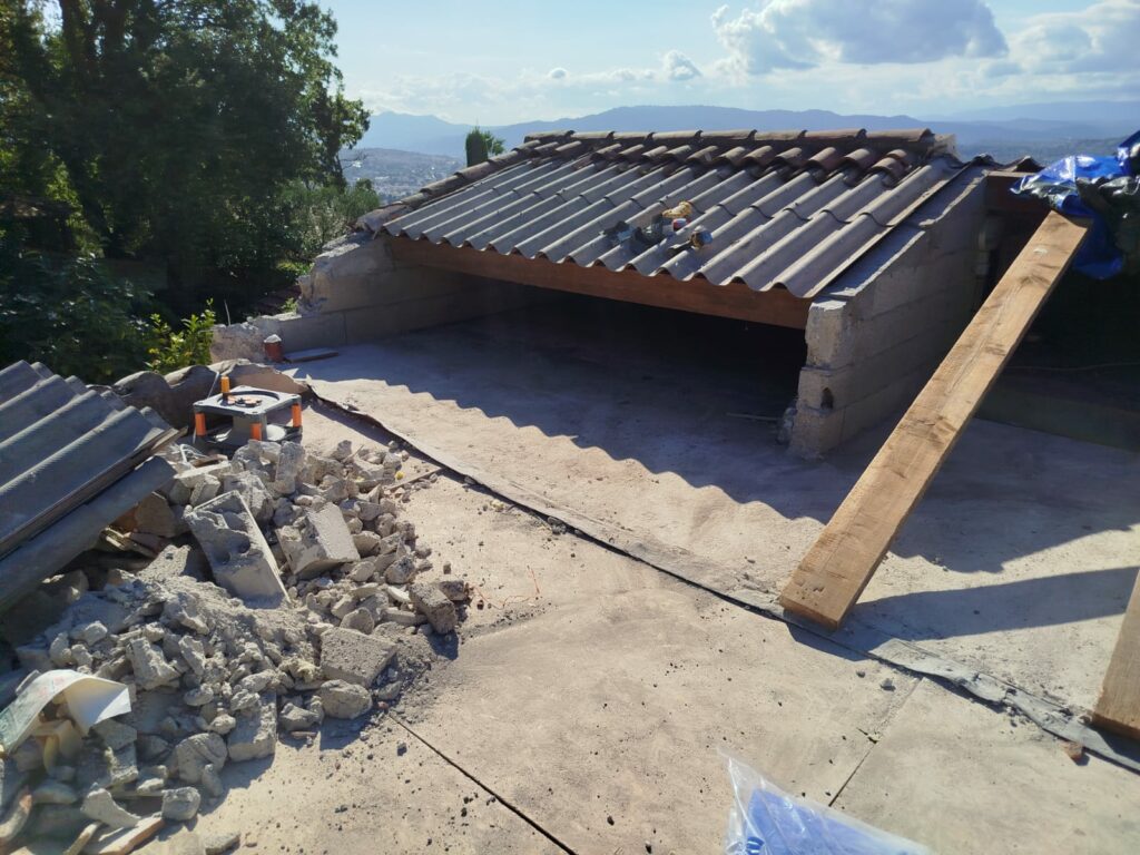 Surélévation d’une maison à Cannes - Agrandissement d'une baie