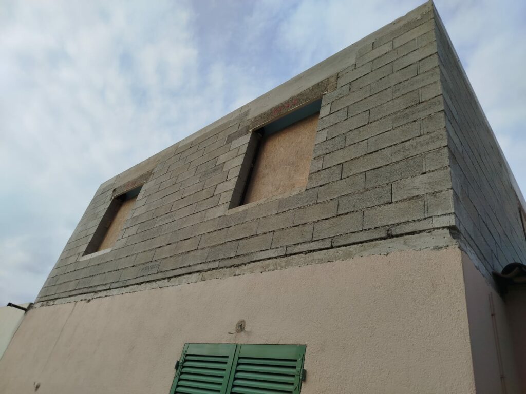 Surélévation d’une maison à Cannes - Agrandissement d'une baie