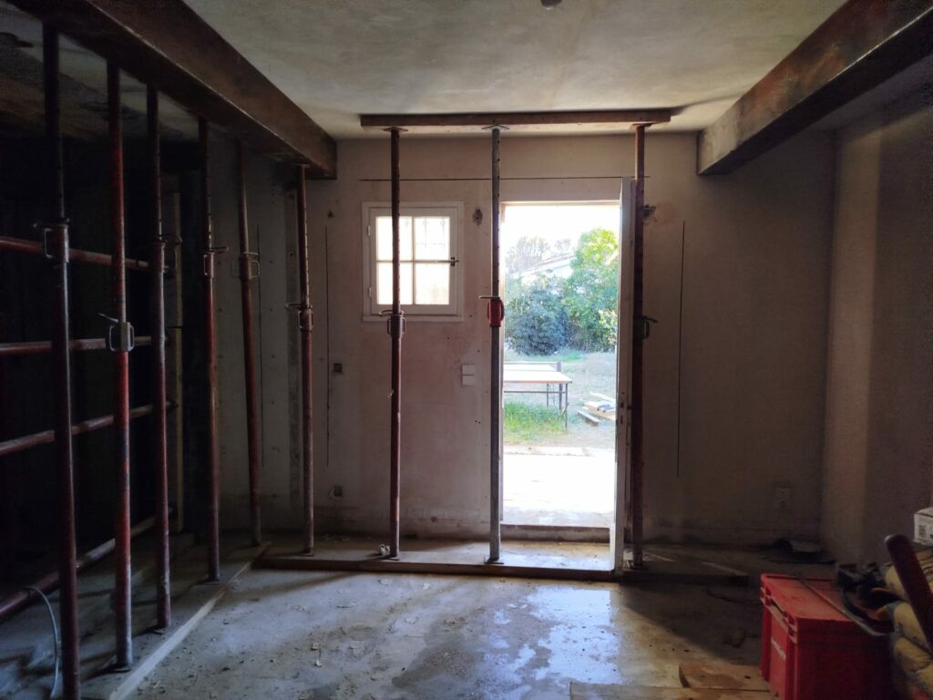 Agrandissement de baies vitrées dans murs porteurs et renforcement béton–métal à Antibes - Ouverture et Démolition de Murs Porteurs Agrandissement de baies vitrées dans murs porteurs et renforcement béton–métal à Antibes - Agrandissement d'une baie