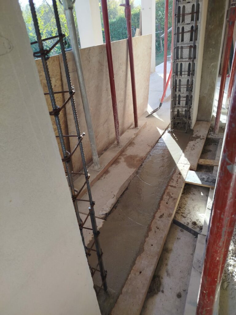 Agrandissement de baies vitrées dans murs porteurs et renforcement béton–métal à Antibes - Ouverture et Démolition de Murs Porteurs Agrandissement de baies vitrées dans murs porteurs et renforcement béton–métal à Antibes - Agrandissement d'une baie