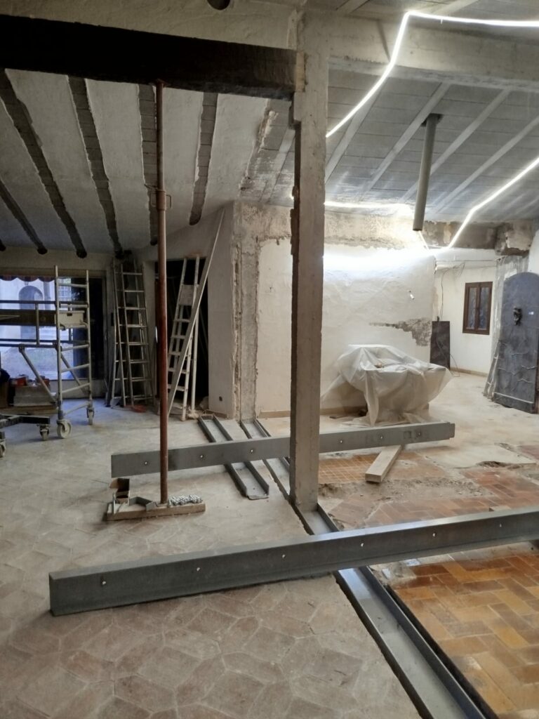 Renforcement de la charpente par structure métallique – Chantier de Mougins - Charpente