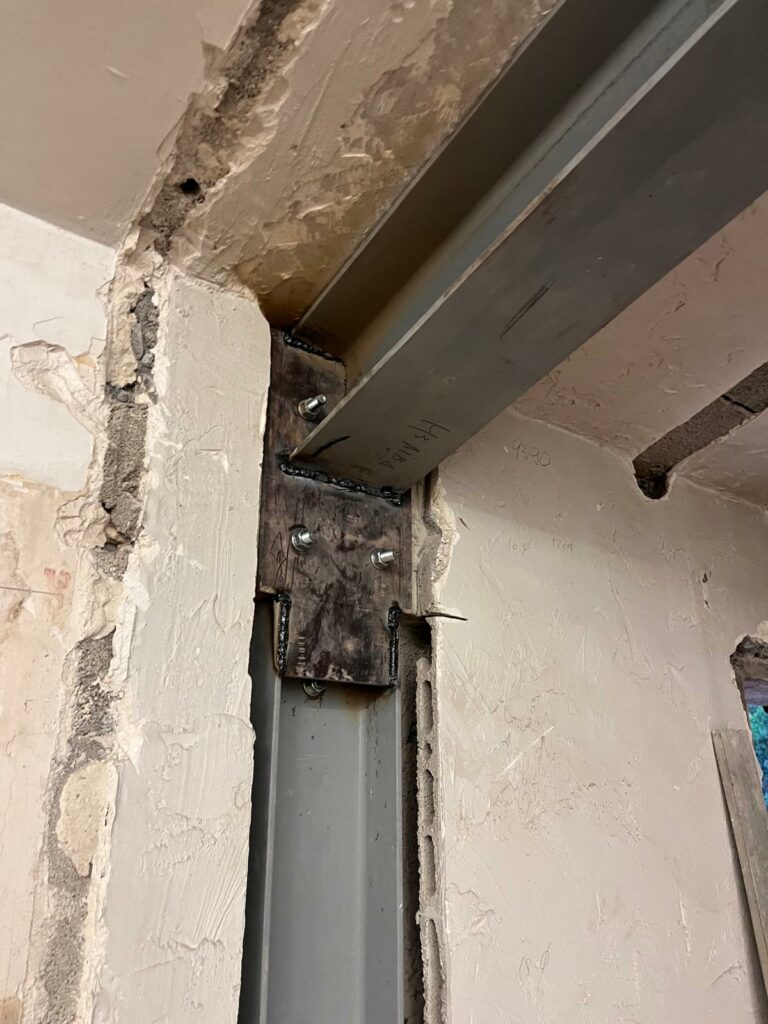 Renforcement de la charpente par structure métallique – Chantier de Mougins - Charpente