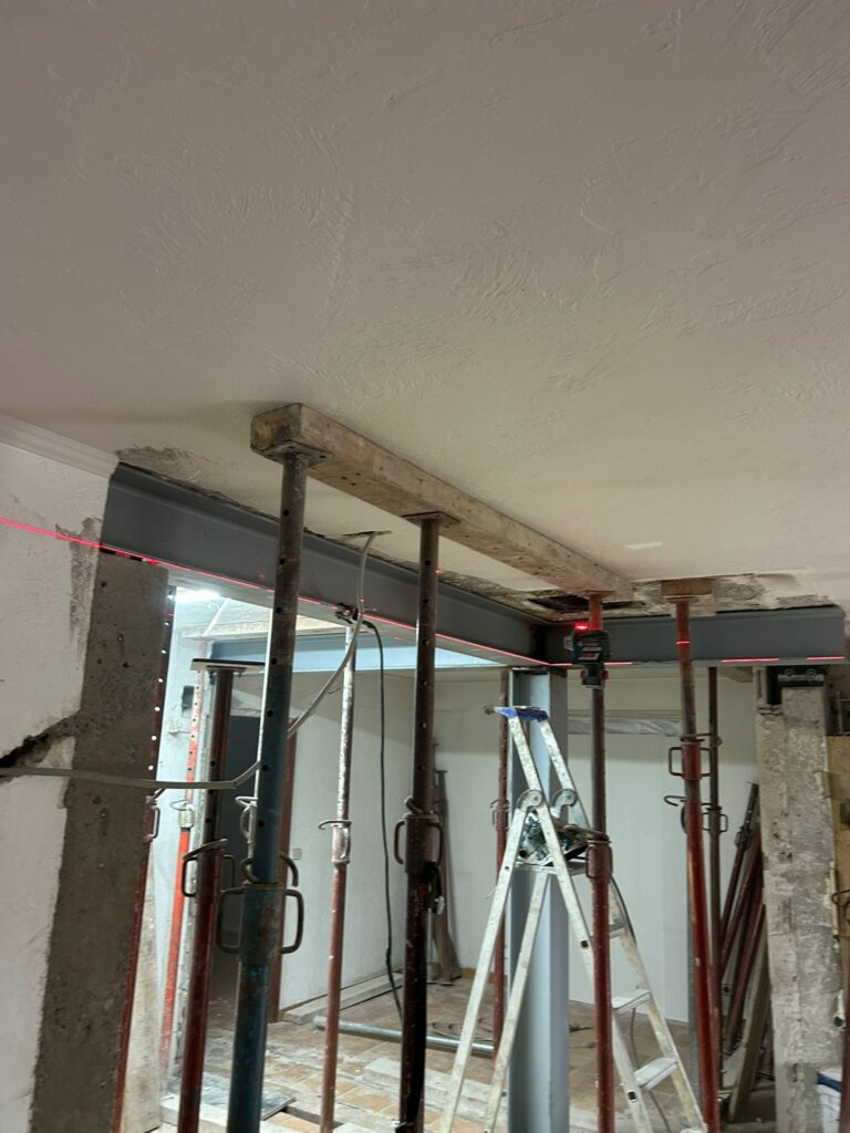 Création des ouvertures dans les murs porteurs à Roquettes-sur-Siagne - Ouverture et Démolition de Murs Porteurs Création des ouvertures dans les murs porteurs à Roquettes-sur-Siagne - Démolition des Murs porteurs