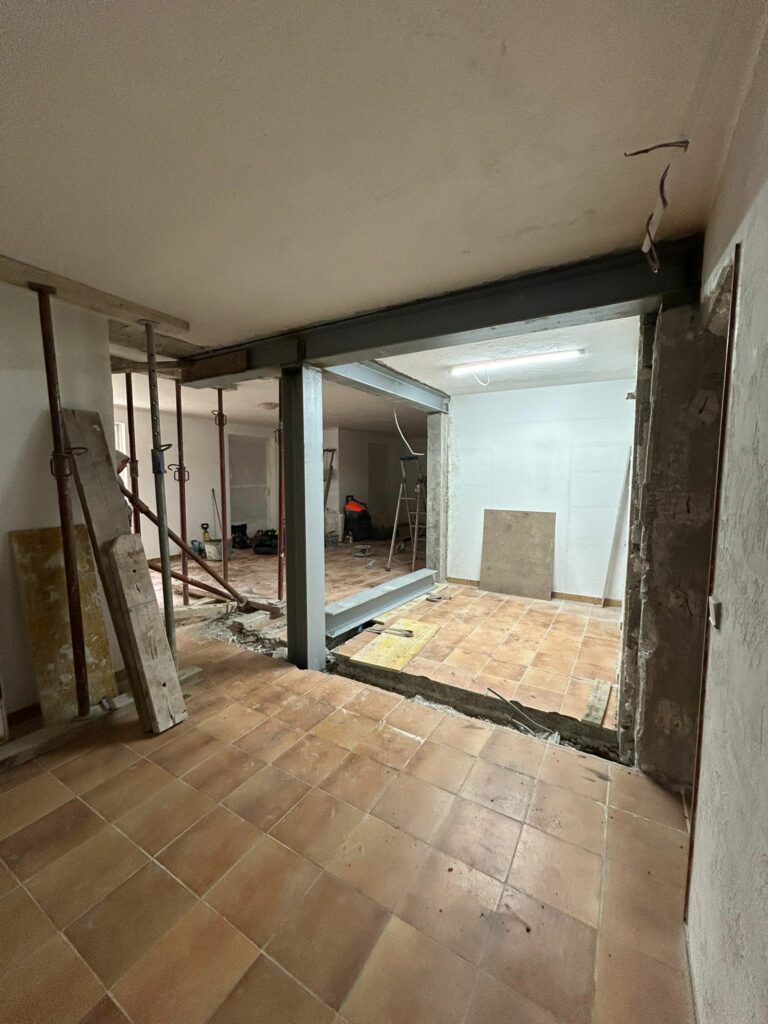 Création des ouvertures dans les murs porteurs à Roquettes-sur-Siagne - Ouverture et Démolition de Murs Porteurs Création des ouvertures dans les murs porteurs à Roquettes-sur-Siagne - Démolition des Murs porteurs