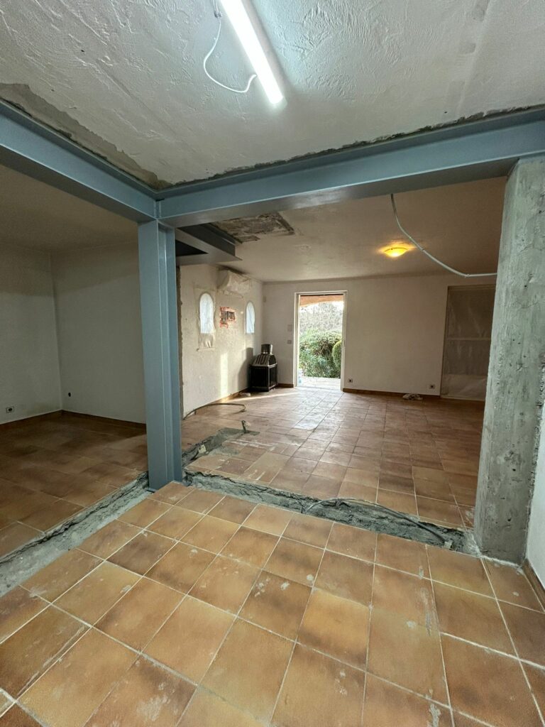 Création des ouvertures dans les murs porteurs à Roquettes-sur-Siagne - Ouverture et Démolition de Murs Porteurs Création des ouvertures dans les murs porteurs à Roquettes-sur-Siagne - Démolition des Murs porteurs