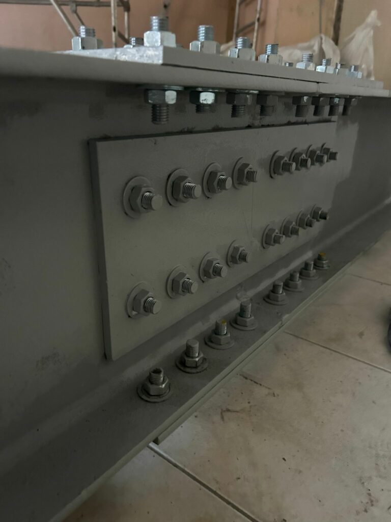 Renforcement d’un plancher par structure métallique à Cagnes-sur-Mer - Ouverture et Démolition de Murs Porteurs Renforcement d’un plancher par structure métallique à Cagnes-sur-Mer - Renforcement des poutres