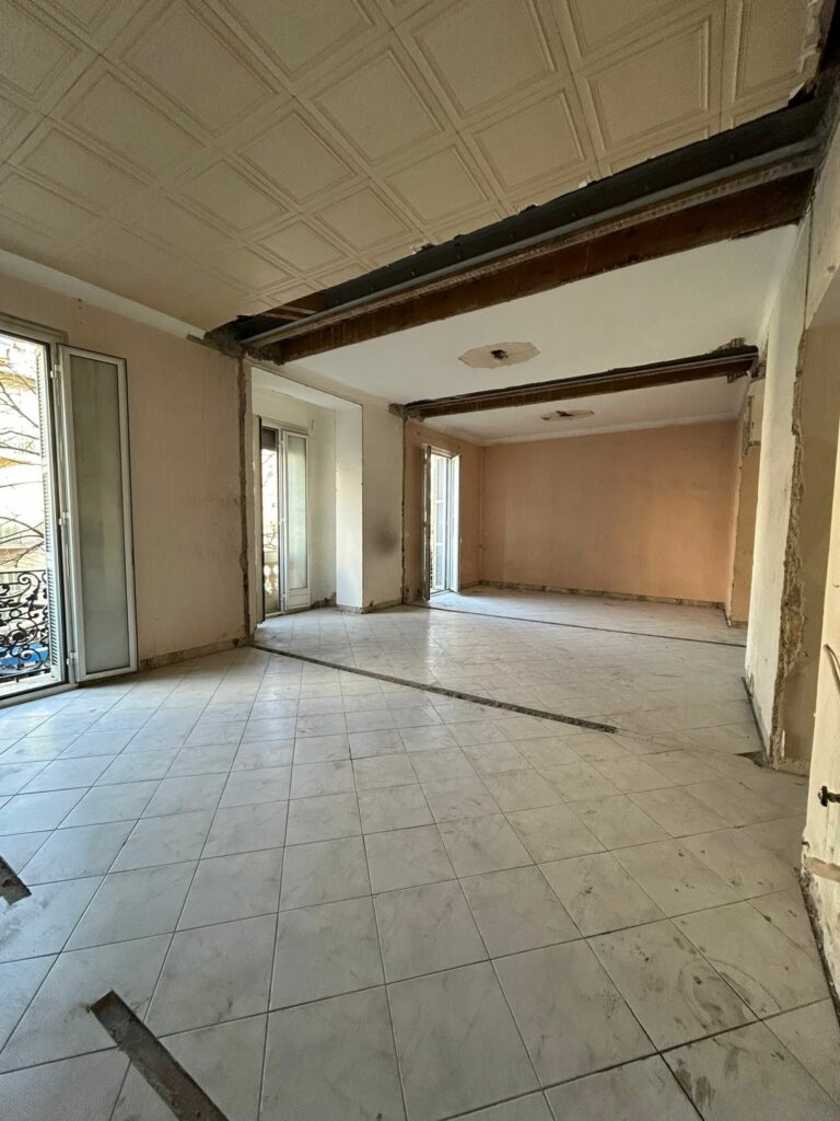 Renforcement d’un plancher par structure métallique à Cagnes-sur-Mer - Ouverture et Démolition de Murs Porteurs Renforcement d’un plancher par structure métallique à Cagnes-sur-Mer - Renforcement des poutres