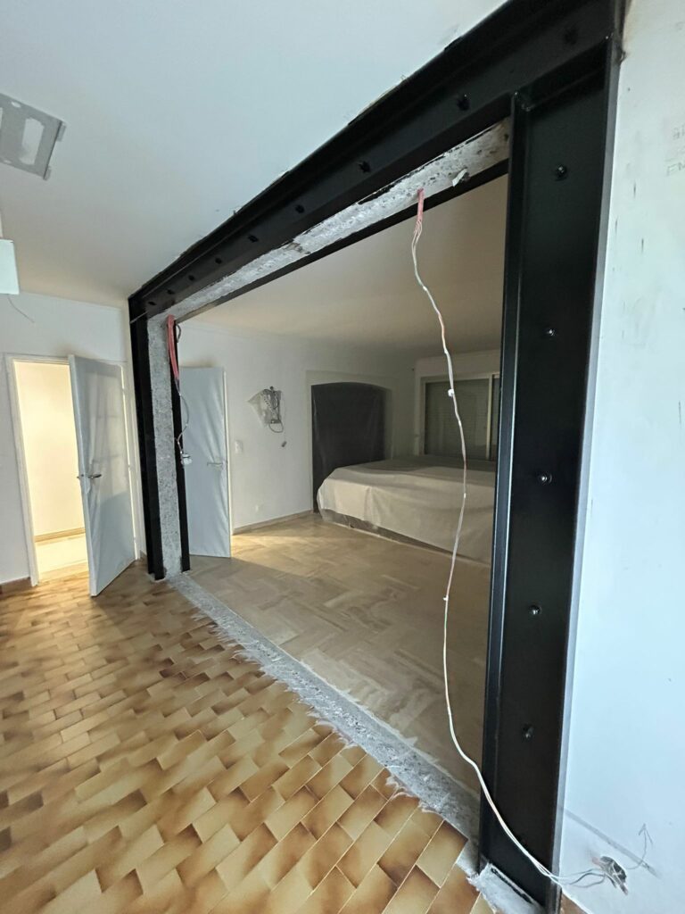 Ouverture mur porteur Mougins – Découpe mur béton armé & renforcement par moisage UPE - Agrandissement d'une baie