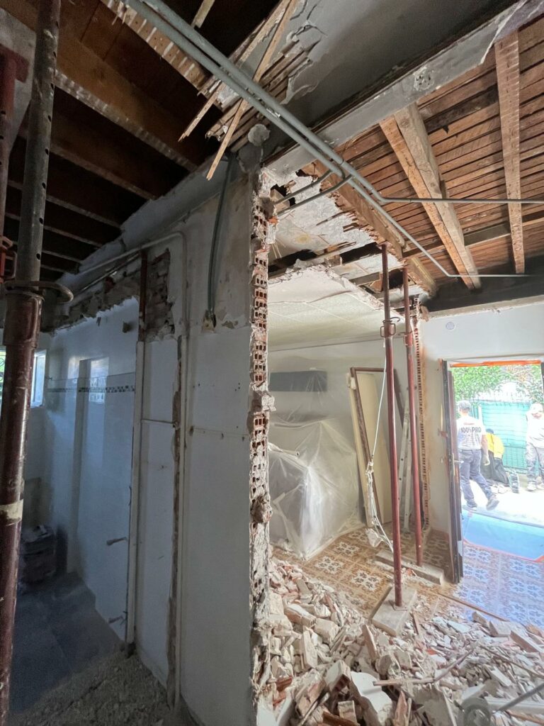 Reprise de plancher bois par structure métallique au Cannet (06110) - Ouverture et Démolition de Murs Porteurs Reprise de plancher bois par structure métallique au Cannet (06110) - Murs semi-porteur