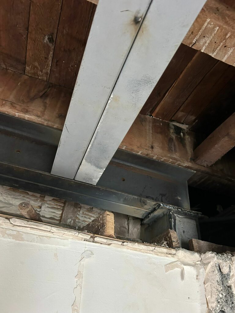 Reprise de plancher bois par structure métallique au Cannet (06110) - Ouverture et Démolition de Murs Porteurs Reprise de plancher bois par structure métallique au Cannet (06110) - Murs semi-porteur