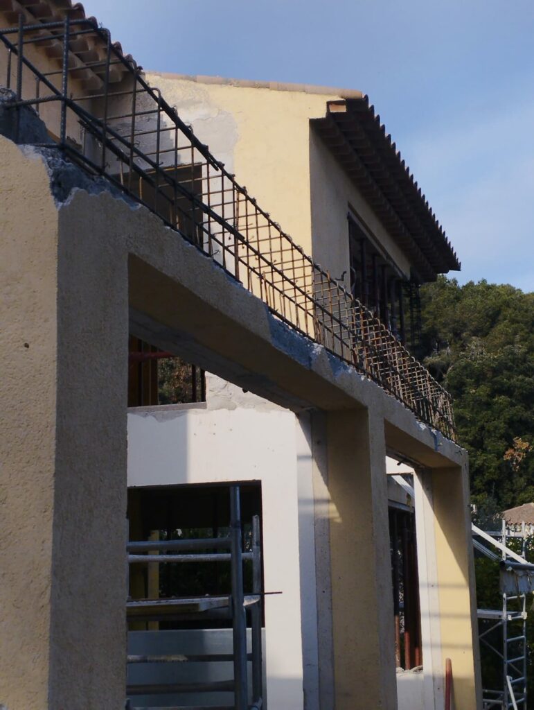 Création de terrasse avec plancher collaborant à Vallauris - Ouverture et Démolition de Murs Porteurs Création de terrasse avec plancher collaborant à Vallauris - Extension terrasse