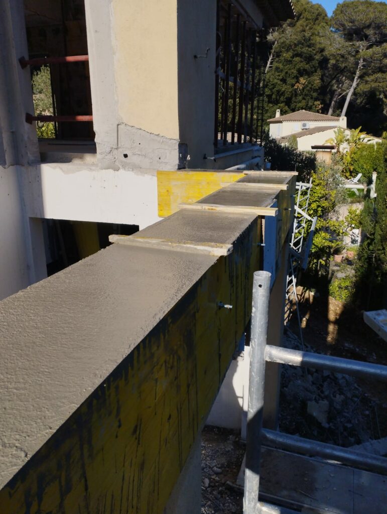 Création de terrasse avec plancher collaborant à Vallauris - Ouverture et Démolition de Murs Porteurs Création de terrasse avec plancher collaborant à Vallauris - Extension terrasse